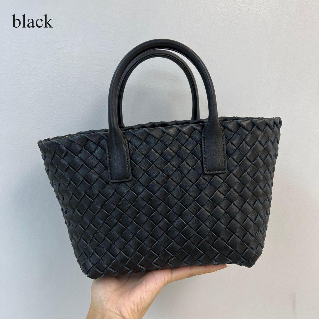 Hand Woven Mini Double-sided Pure Sheepskin Vegetable Basket Women's Bag Large Capacity Carrying Crossbody Bag Commuting Tote Bag