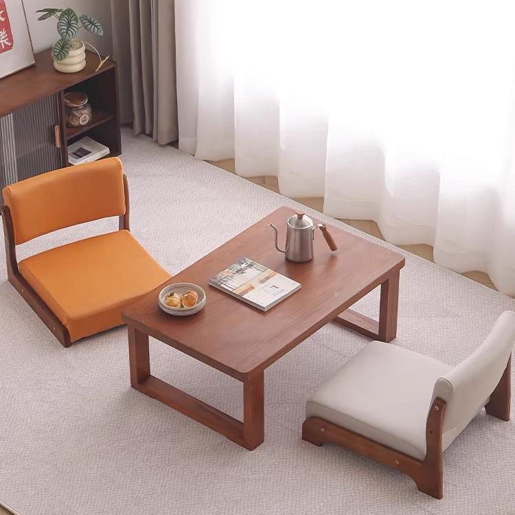 Japanischer Tatami-Hocker ohne Beine: Niedrige Boden-Sitzbank aus Massivholz für Erker