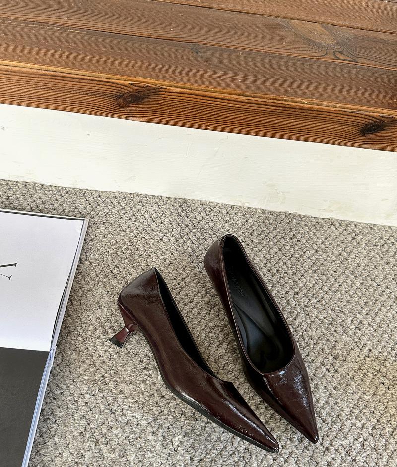 

French temperament socialite brown single shoes women s shoes 2025 new spring kitten heel pointed stiletto black high heels 40 красный