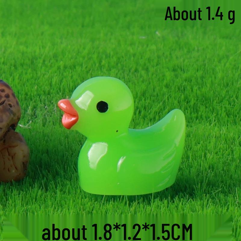 Yellow Duck Resin Figurine for Micro Landscape Decoration