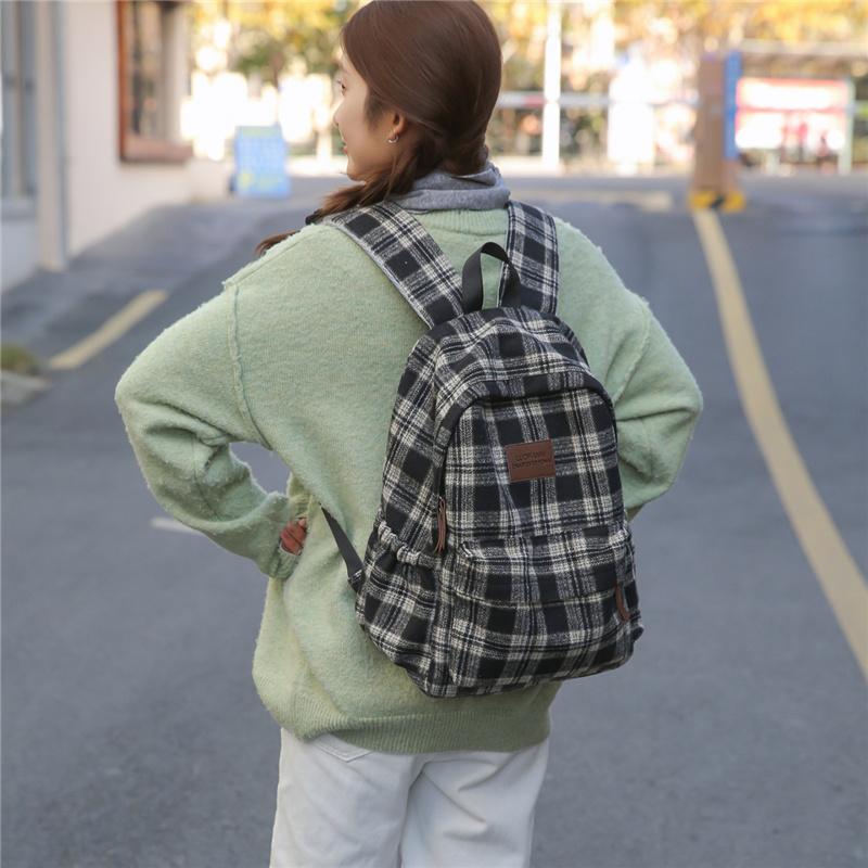 Zaino Chic in Lana da Donna – Design a Quadri con Texture Morbida e Look Vintage, Perfetto per la Scuola e l'Uso Quotidiano