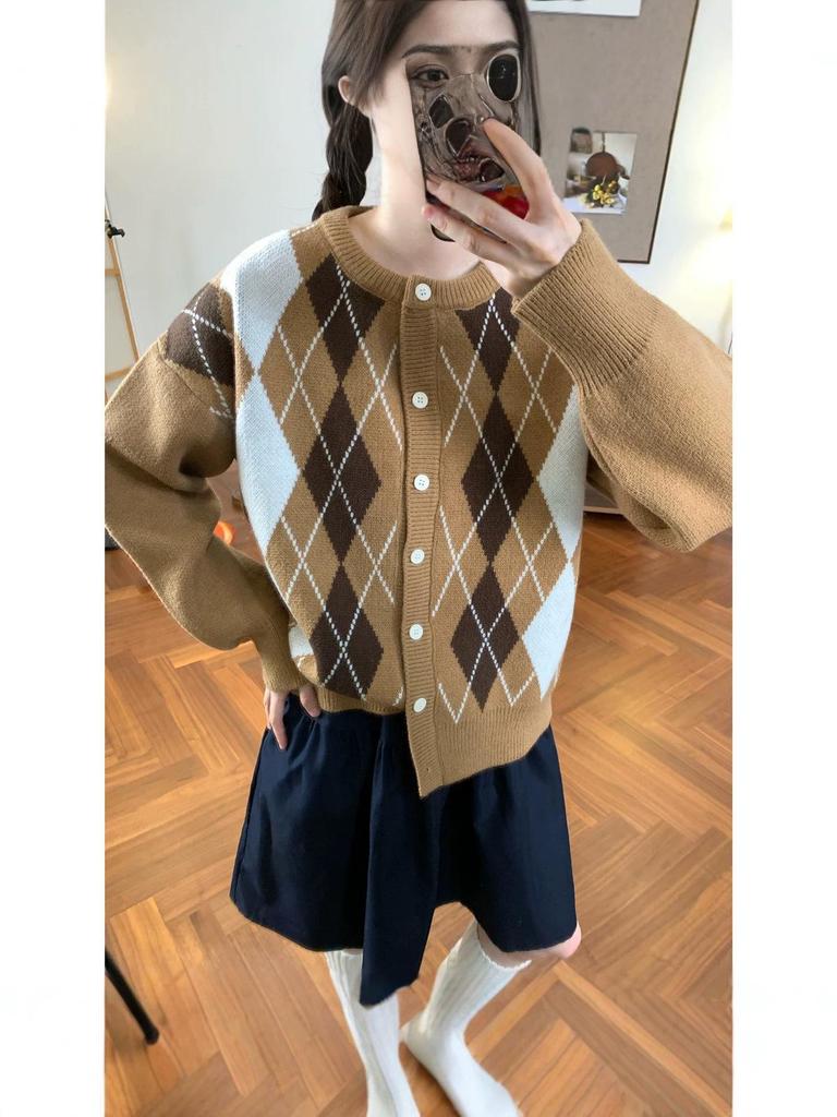Korean Style Retro Diamond Knit Cardigan: Women's Autumn/Winter Fluffy Color Block Sweater Coat