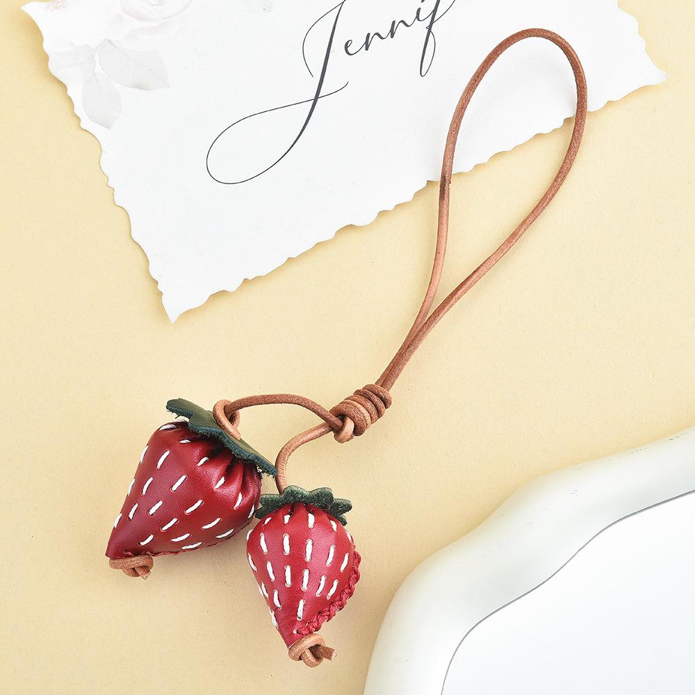 Leather Three-Color Three-Dimensional Strawberry Bag Pendant Woven Hand-Sewn Vegetable Tanned Leather Keychain Pendant