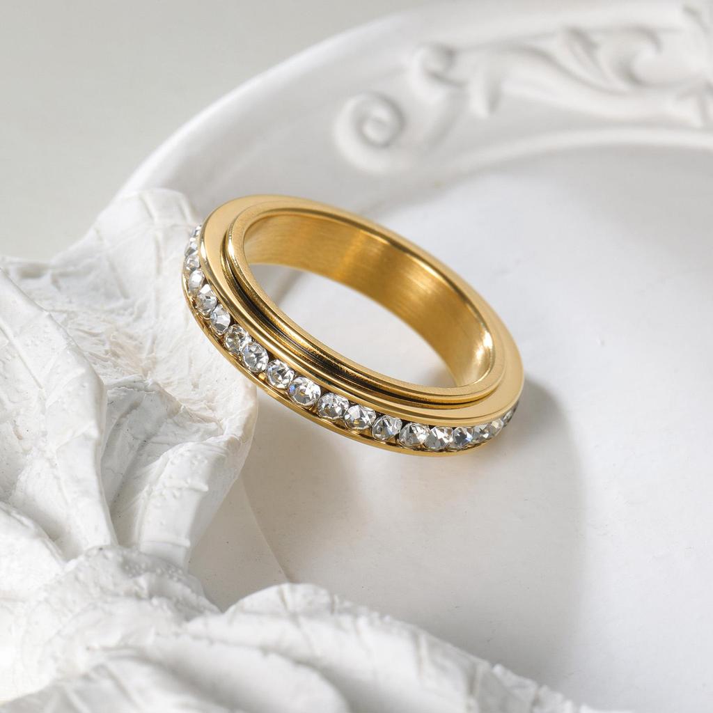 Korean Titanium Steel Rotatable Diamond Ring - Versatile and Stylish Decompression Finger Accessory
