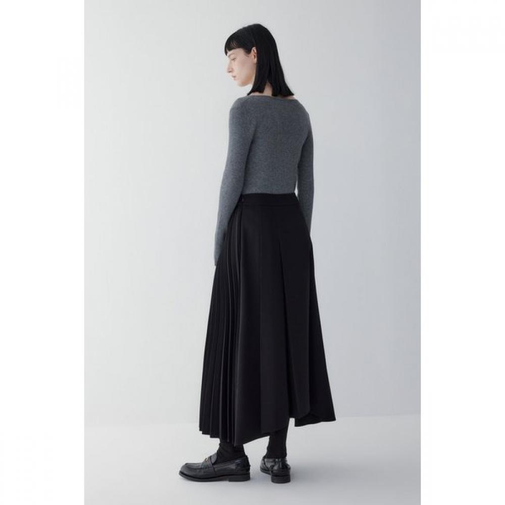 Vov Slit Neck Detail Slim Knit Pullover 7155350003 