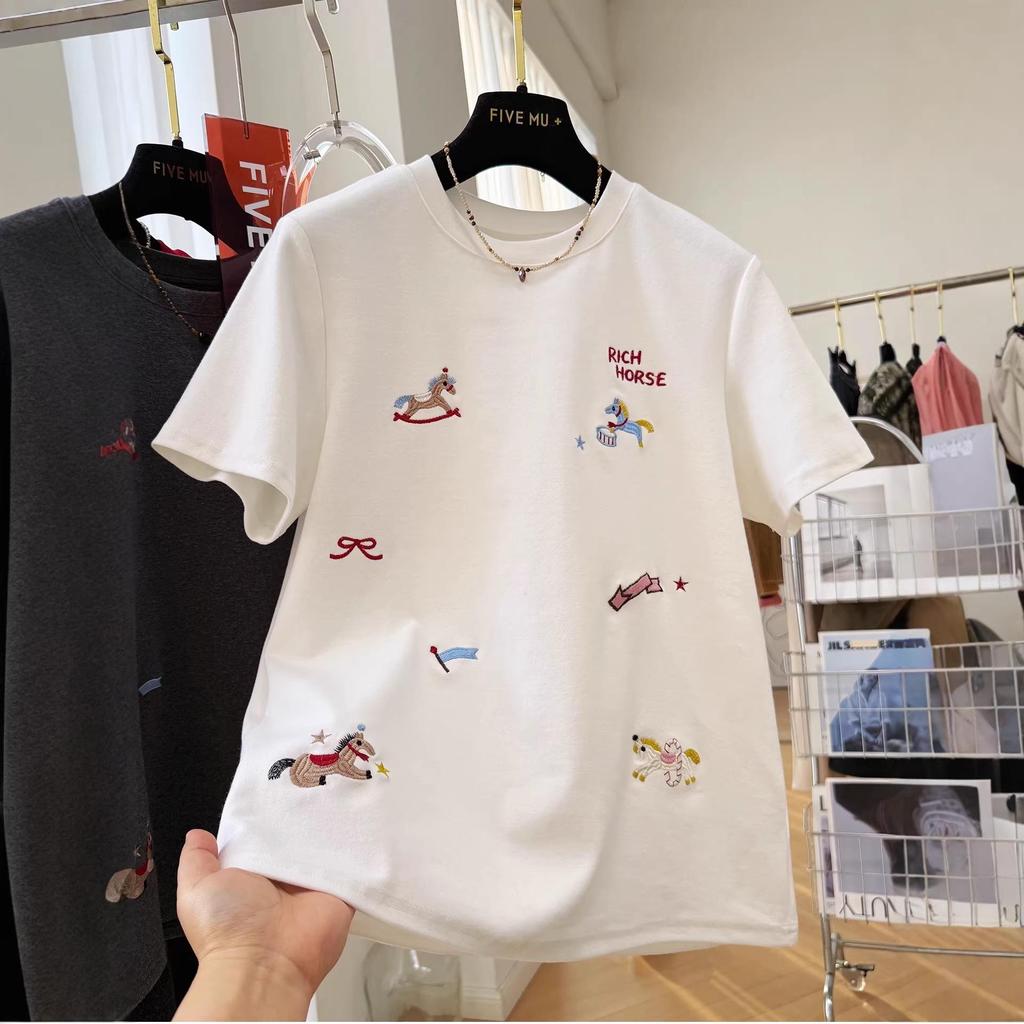 Women's Gray Pony Print Short-Sleeve T-shirt: 2026 Early Spring Slimming Loose Fit