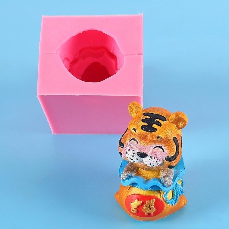 Creative Silicone Molds Shaped Cake Moulds Cartoon Biscuit Baking Pans Microwave Heat Resistant Baking Mo