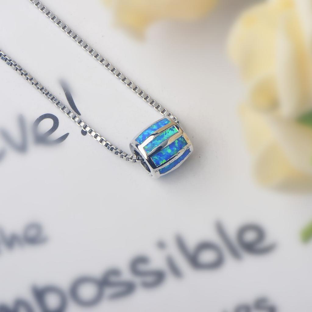 Opalperlenkette im Surf-Stil mit zarter Pulloverkette