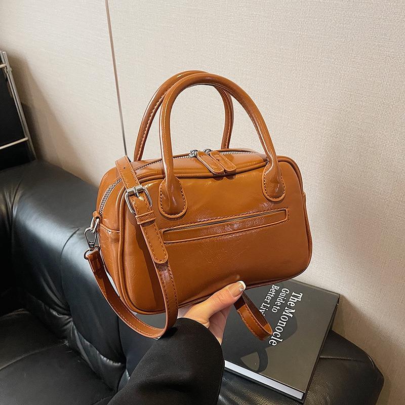 Retro Pillow Bag Women's New Autumn and Winter Niche Shoulder Messenger Bag Portable Work Commuter Bag
