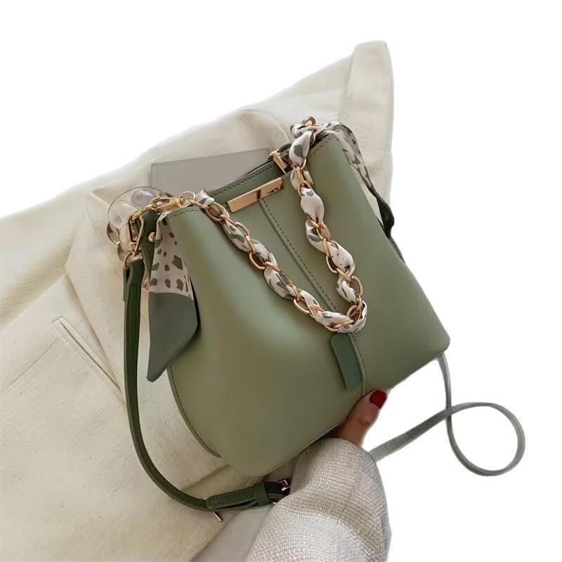 New Fashion Women's Shoulder Bag Large Capacity Ribbon Chain Bucket Bag Crossbody Bag Daily Commuting