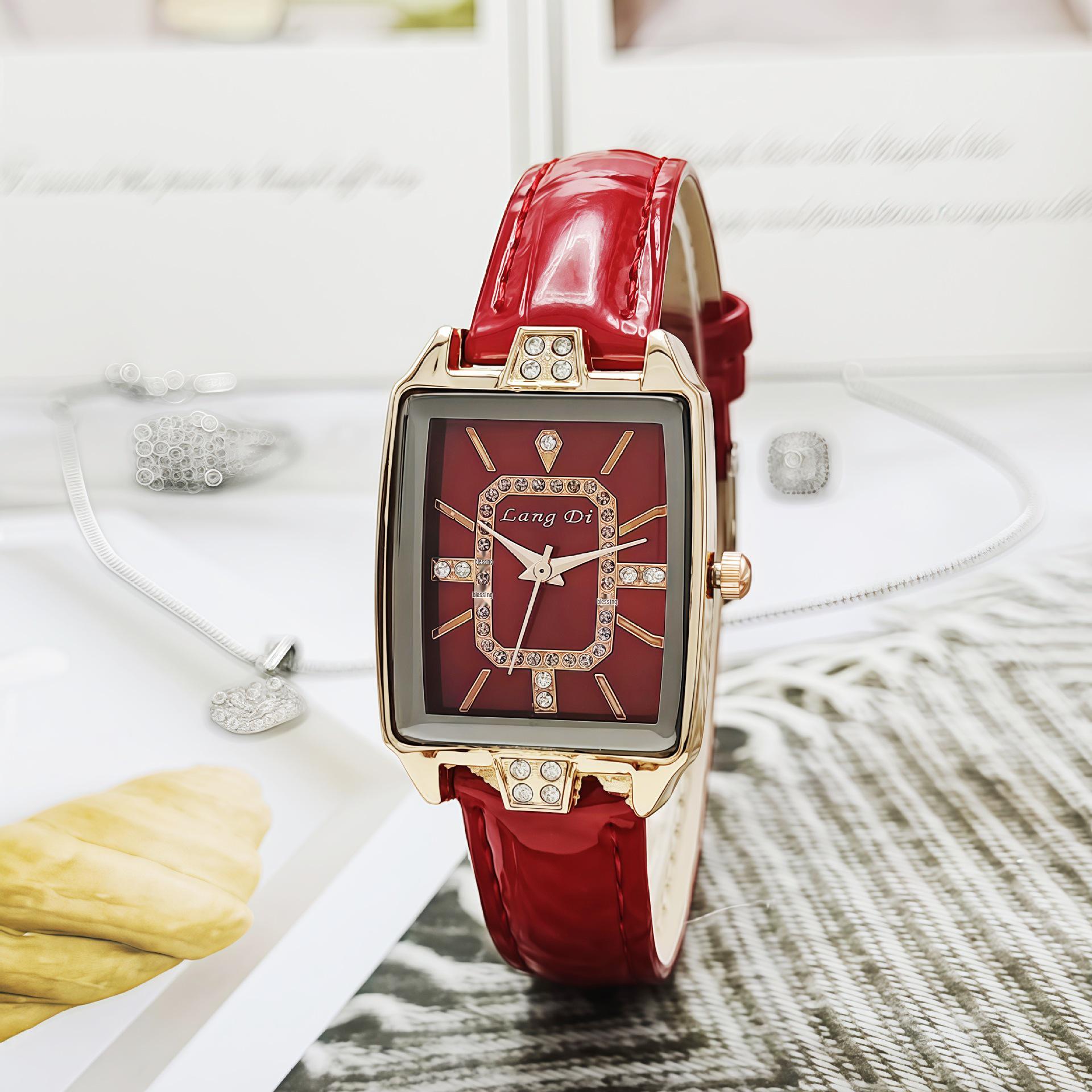 Elegant Starry Sky Diamond Inlaid Ladies Quartz Watch красный