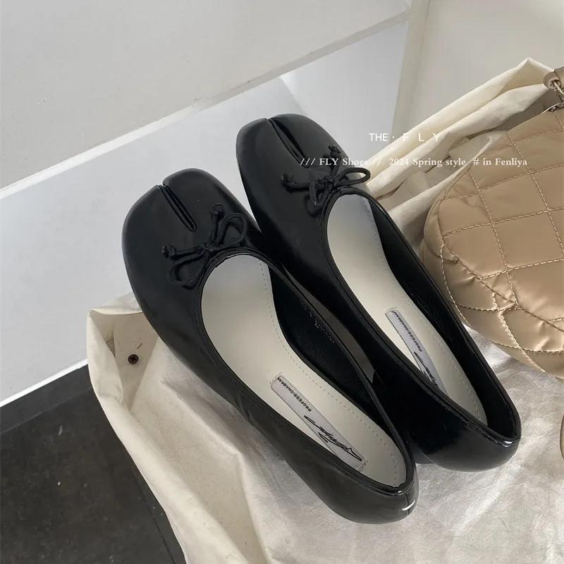 Fashion NEW Slipt Toe Ankle Strap Women Pumps Chunky Round Heels Buckle High Heels Leather Vintage Spring Tabi Shoes for Women