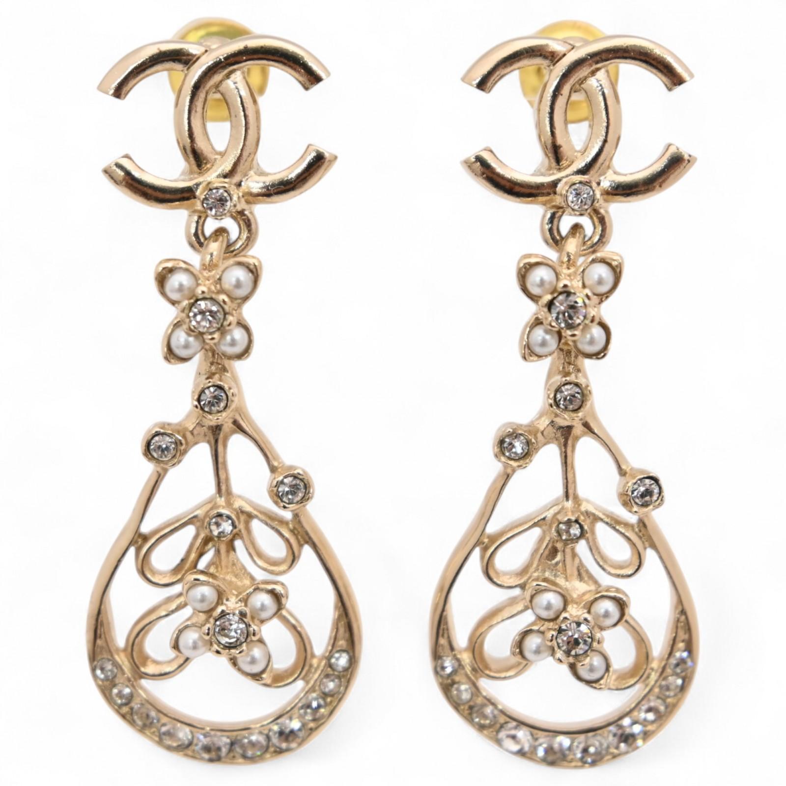 

Auth Chanel Flower Drop Earrings with Coco Mark ch5658cc