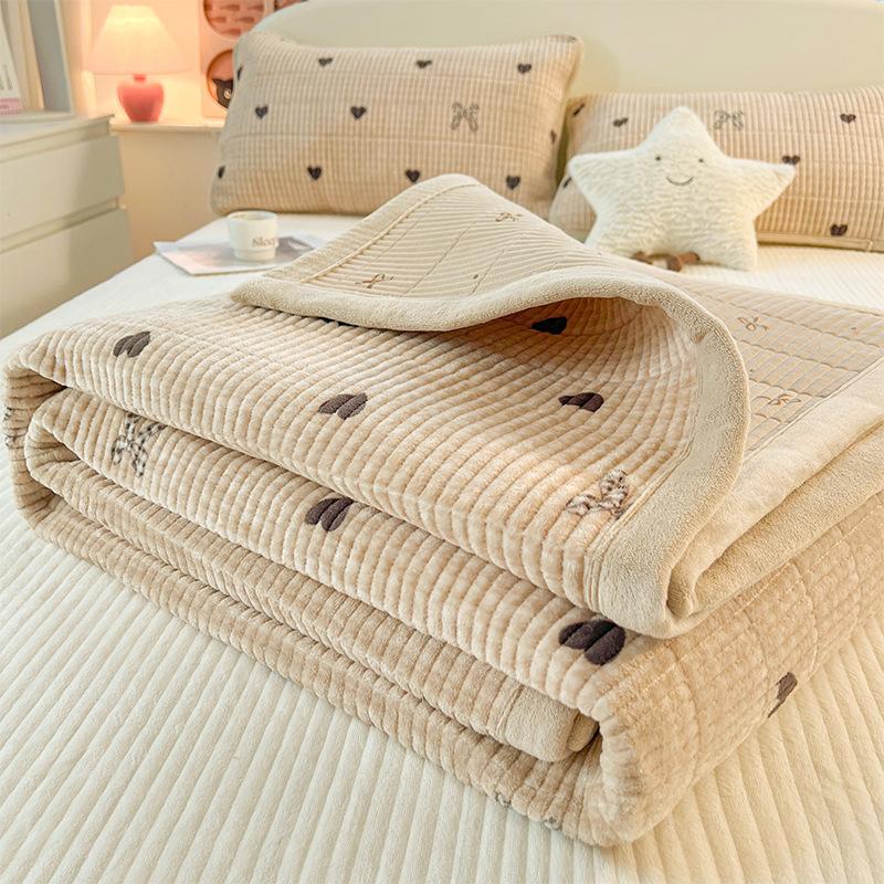 Zimní silný mléčný sametový přehoz na postel, tatami rohož s bavlněným kang přehozem, protiskluzová matrace, hřejivé prostěradlo z korálového sametu