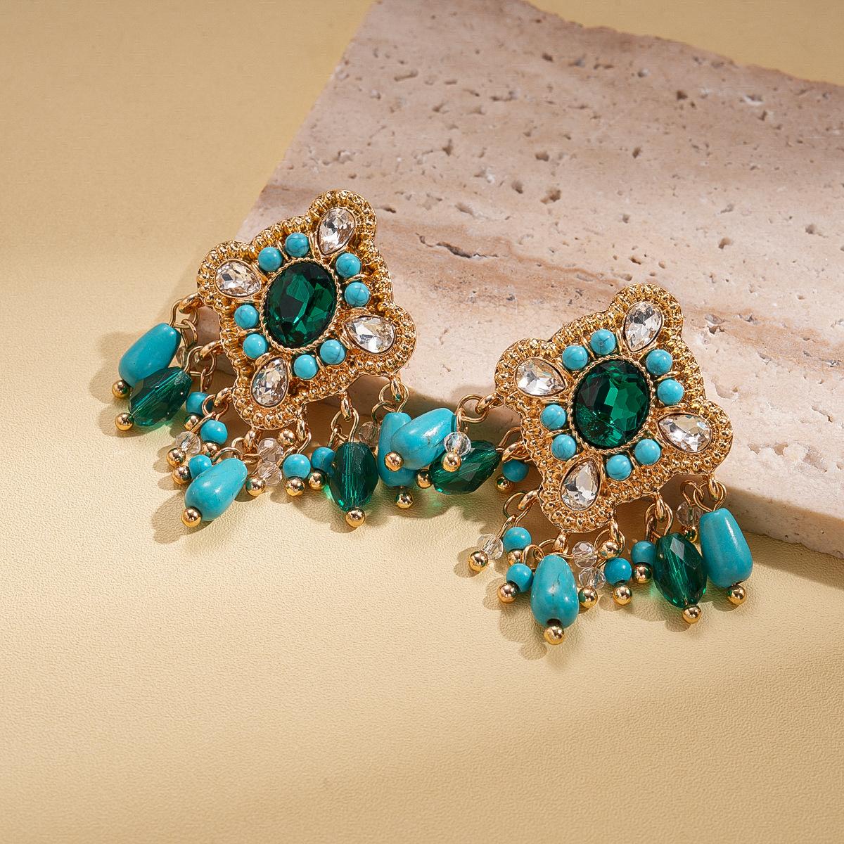

European and American diamond-encrusted stone imitation pearl rhombus fringed silver needle earrings light luxury retro court style earrings