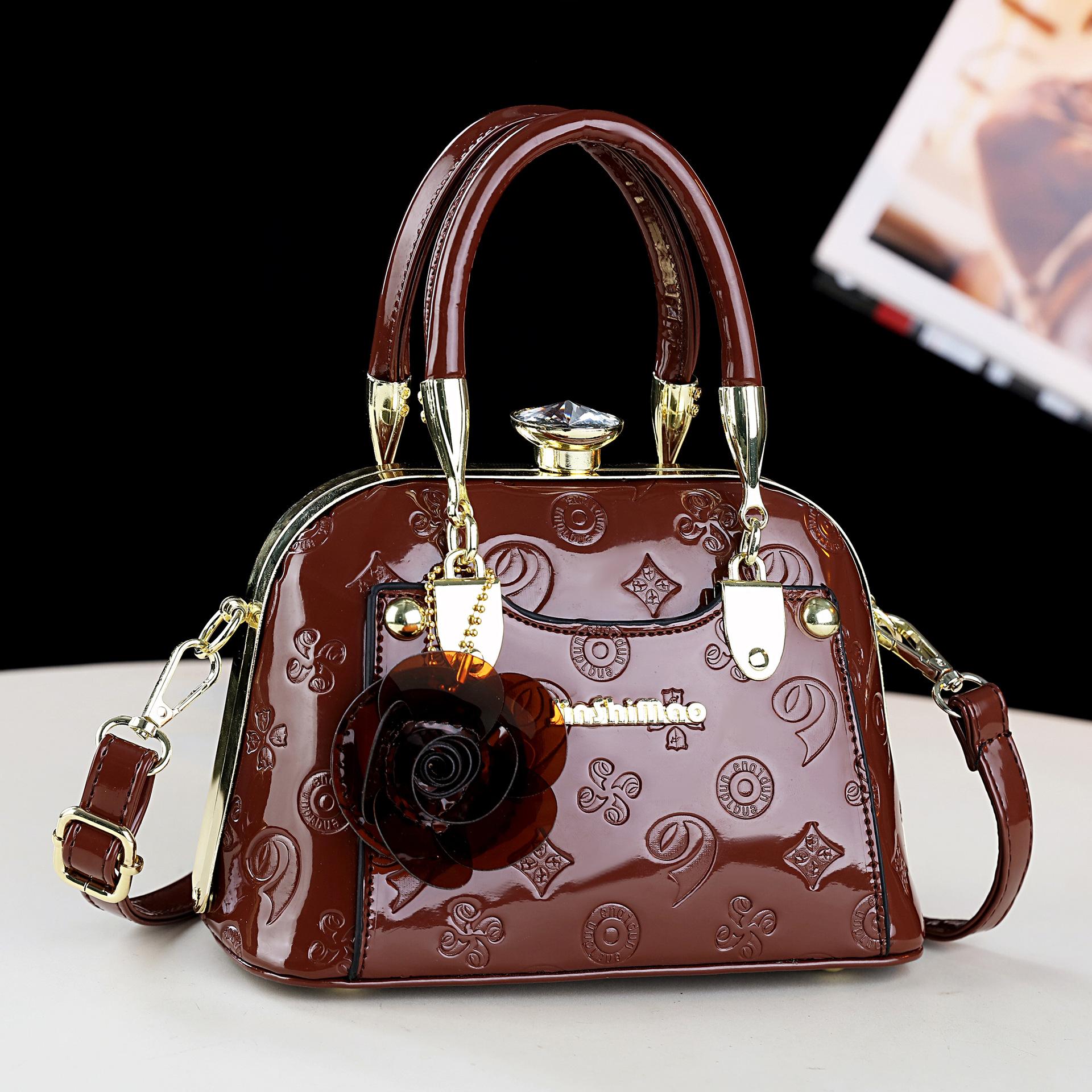 2026 Summer New Fashionable Commuter Handbag