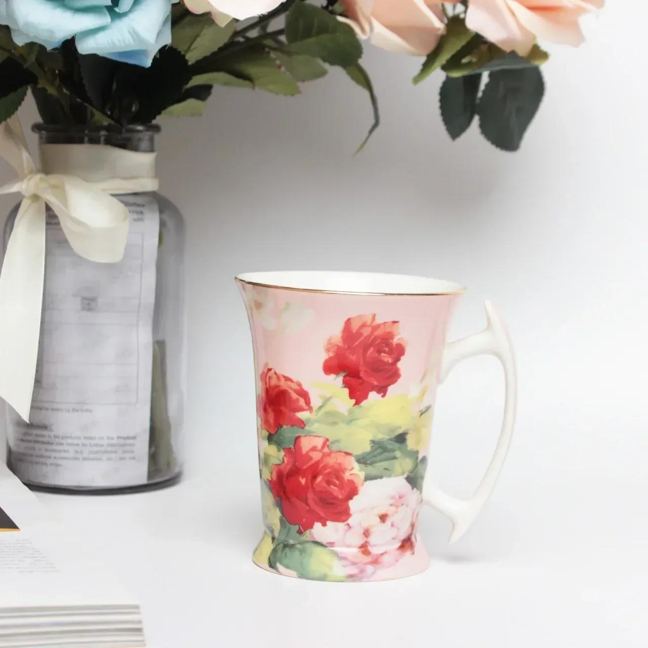 

Новая кружка из костяного фарфора с масляной живописью и цветком Керамическая чашка Свежая кофейная чашка Керамические подарочные чашки для воды Кружки Кофейные чашки Кружки 250ml
