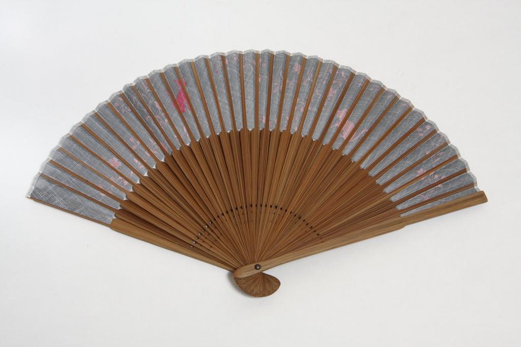 Fan with Cat Comes with a Carrying This Fan Is Short and and Comes In a Paulownia Wood [Hasegawa] Hand-printed Pattern, Case. Flexible, Box.