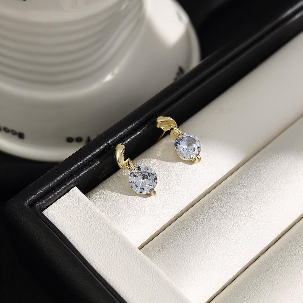 French Gold Super Flash Personalized Diamond Stud Earrings Cold Wind Fashion Light Luxury High-End Earrings Women