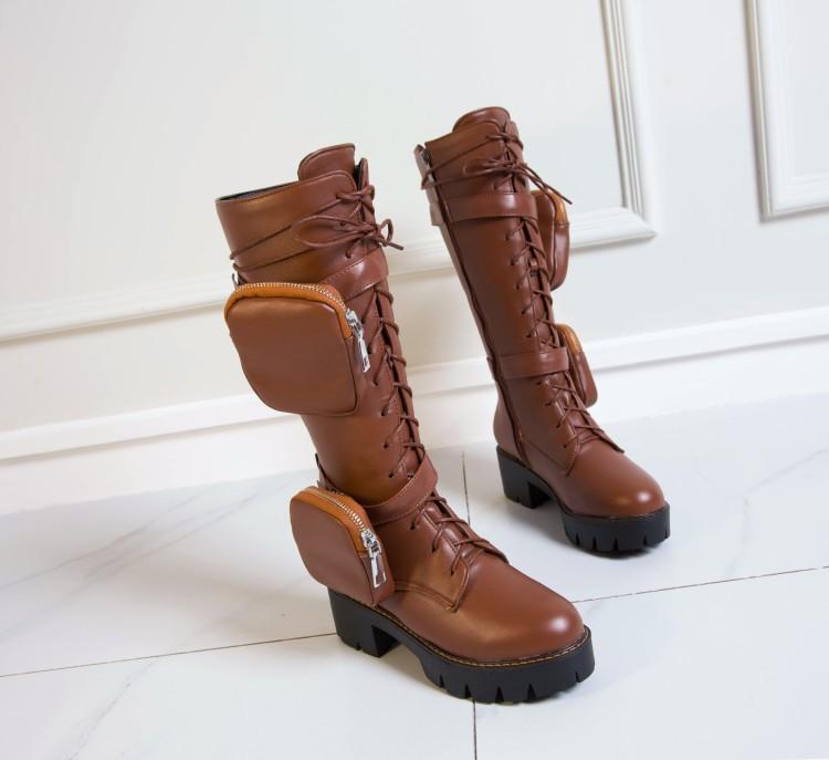 

ботильоны на толстой подошве и высоком толстом каблуке, ботинки в рыцарском стиле, ботинки Мартина на шнуровке и молнии и две женские модели большого размера. 39 коричневый