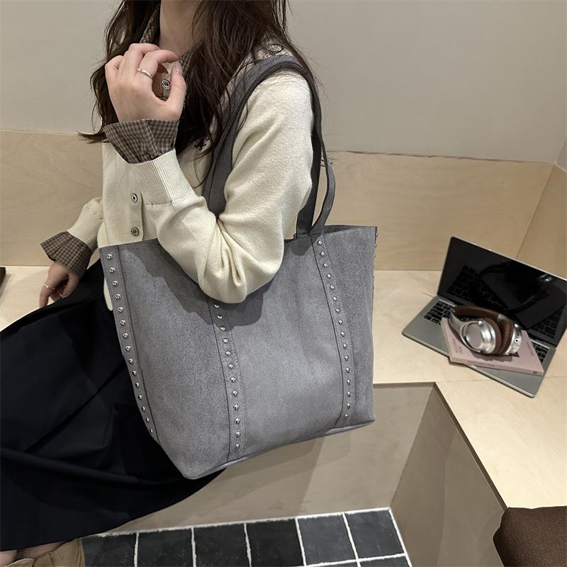 Vintage Rivet Decor Large Capacity Tote Shoulder Crossbody Underarm Handbag