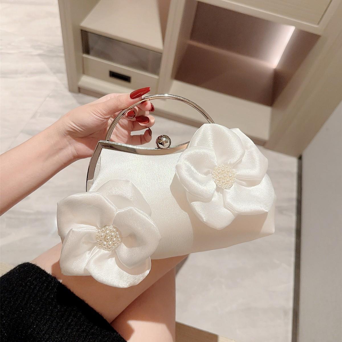 

French Retro Flower Banquet Handle Evening Bag Romantic Wedding Dolly Clutches Bags Party Rose Flower Handbag Chain Shoulder Bag 26x3x13cm белый