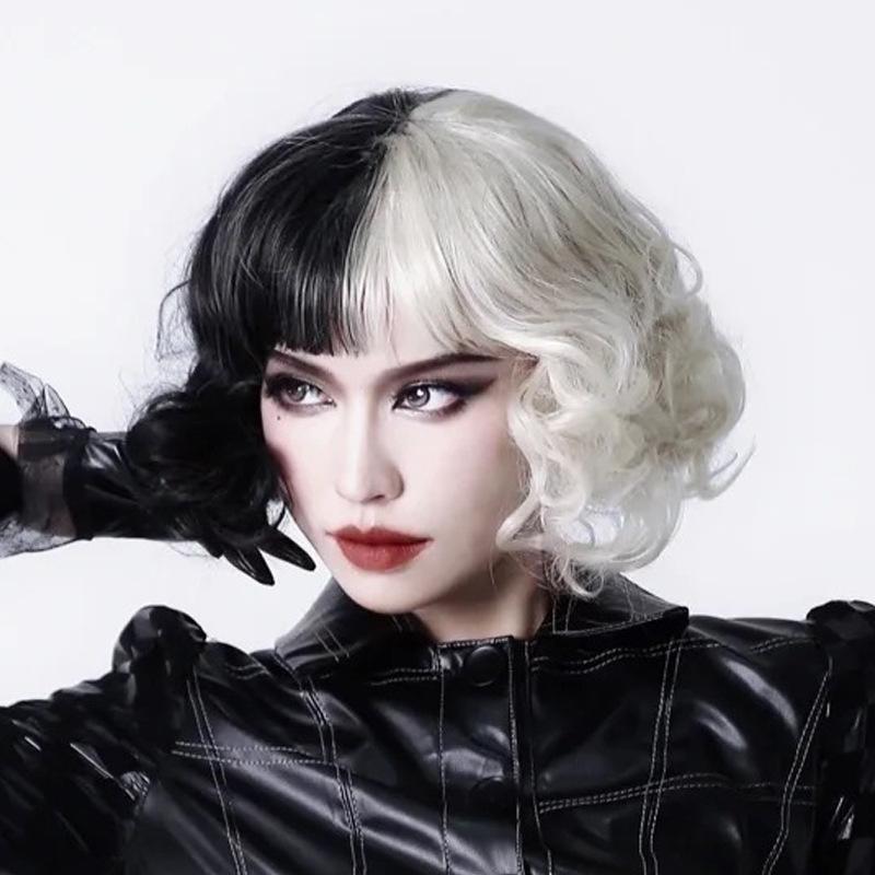 Halloween Cosplay 2 barvy Krátká vlnitá kudrnatá paruka s ofinou