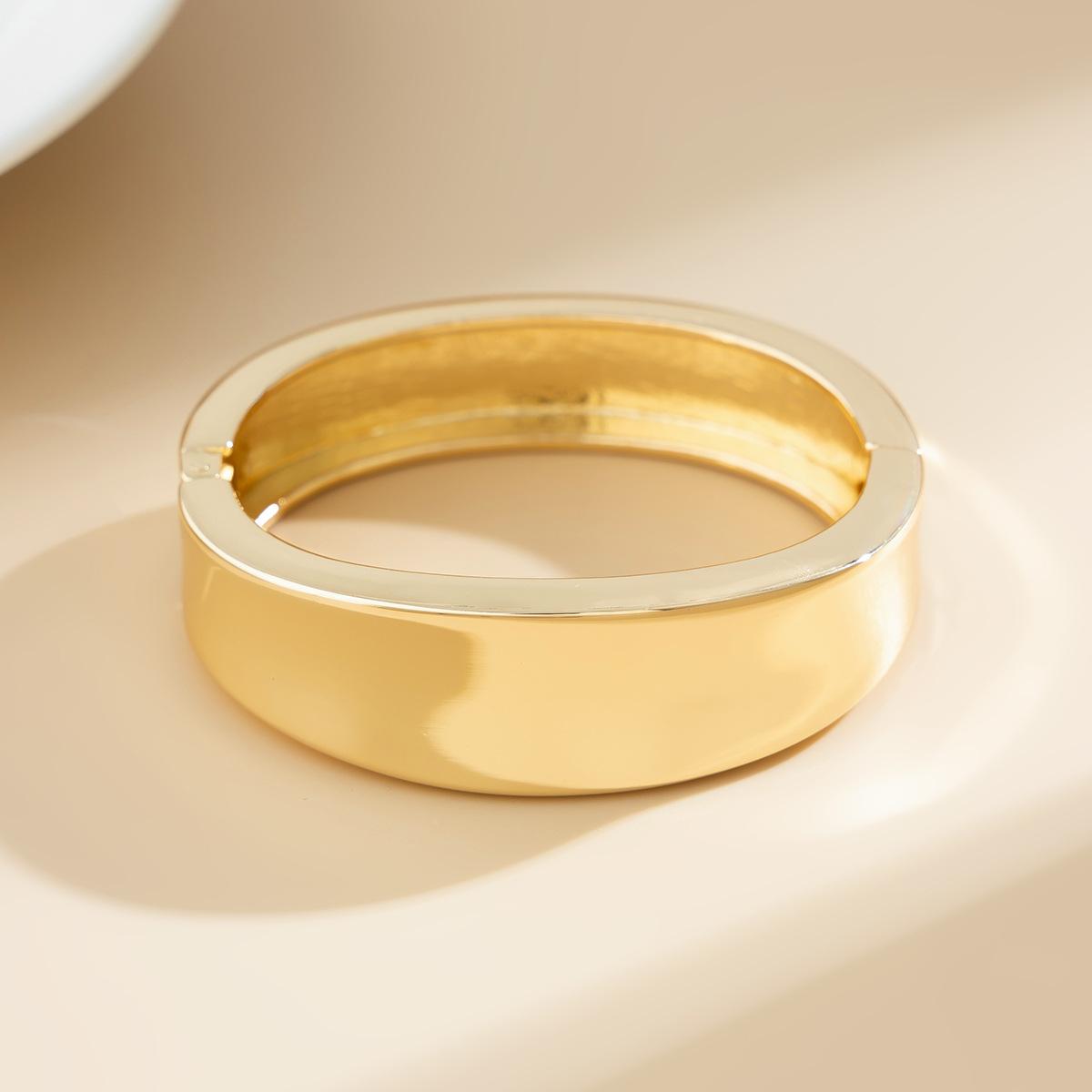 

2024 модные простые геометрические глянцевые металлические открытые браслеты для женщин преувеличенные нерегулярные квадратные браслеты ювелирные изделия