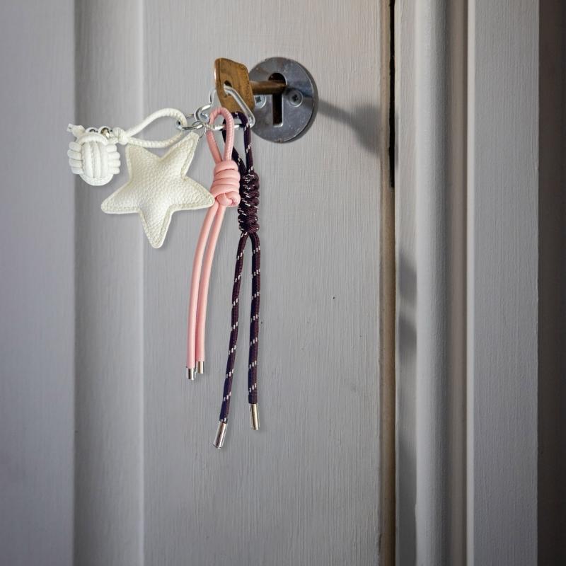 Trendy PU Leather Star Pendant Keychain Stylish Braided Rope Key Holder Handmade Colorful Keyring for Fashion Lovers