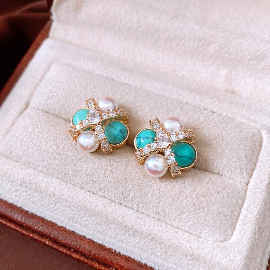 

18K Real Gold Electroplated Silver Needle Pearl Flower Stud Earrings Medieval Vintage Exquisite Earrings Light Luxury Versatile Earrings Women