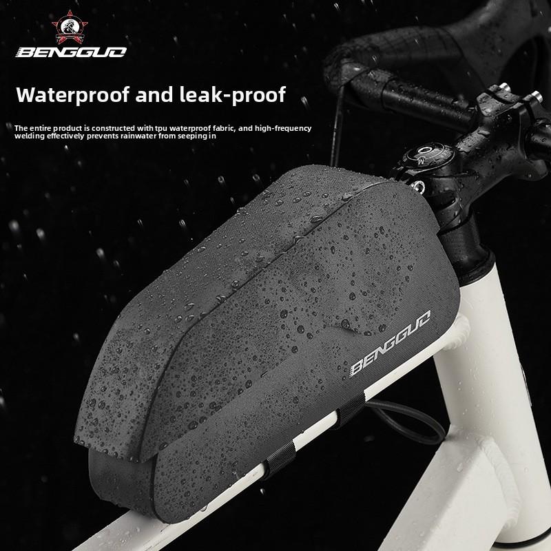 Bicycle Magnetic Handlebar Bag With Waterproof Tpu Material For Mountain And Road Cycling Enthusiasts
