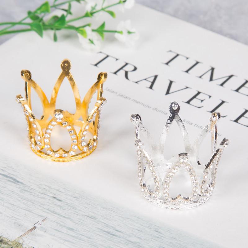 Mini Diamond Crown Cake Toppers: Little Princess & Heart Flags.