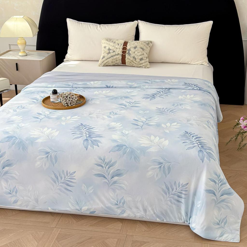 Cool Silk Summer Quilt: Lightweight, Breathable, Ideal for Home or Dorm Use