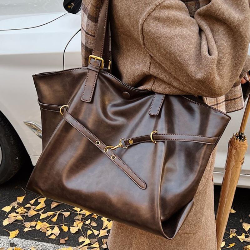 Women's Vintage Large Capacity PU Leather Tote Bag Metal Buckle Strap Accents Top - Handle Shoulder Carry Bags For Winter 2026