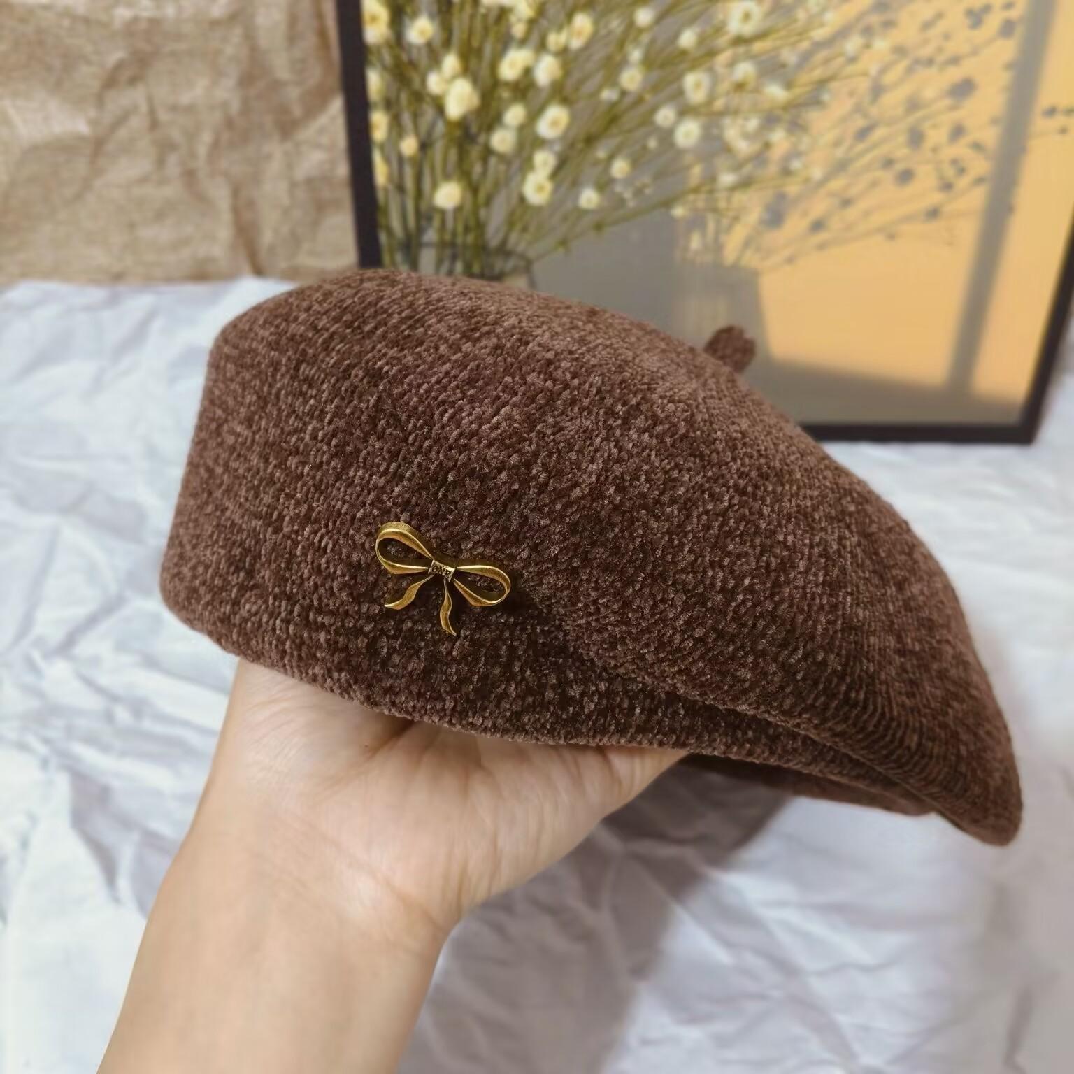 

Ankela Red Beret Women s Autumn/Winter Snow Neil Woolen Bud Hat Simple and High End Western Style Painter s Hat Adult 56-58cm коричневий