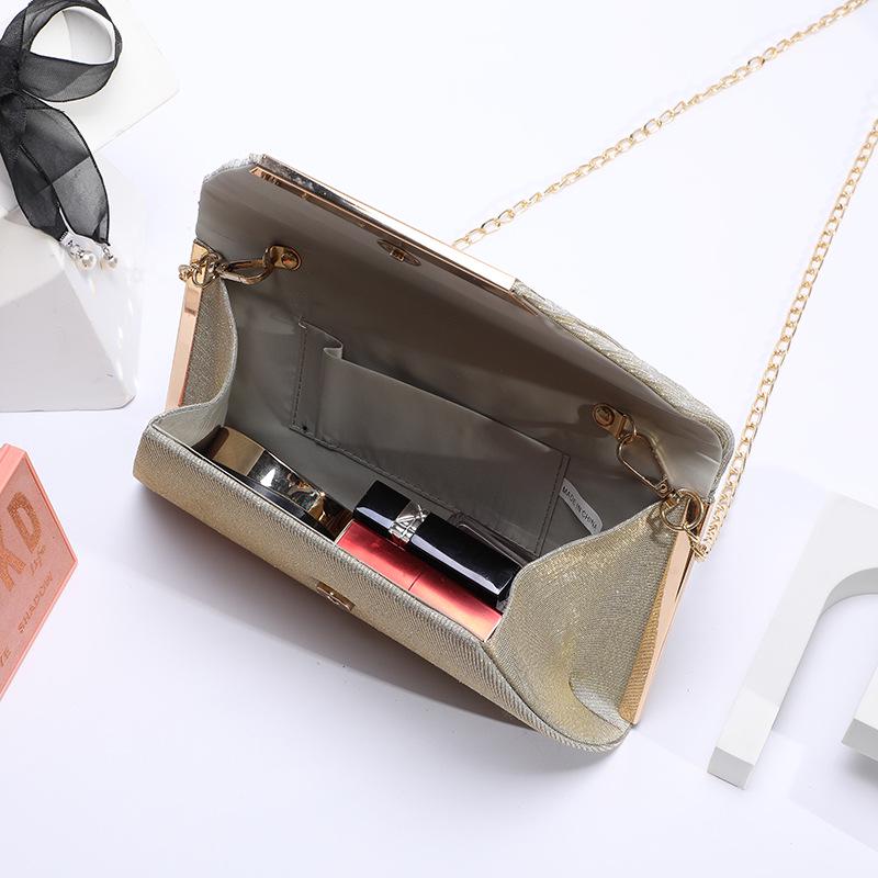 Chic Evening Pleated Sequin Clutch: Trendy Crossbody Handbag with Clasp and Chain