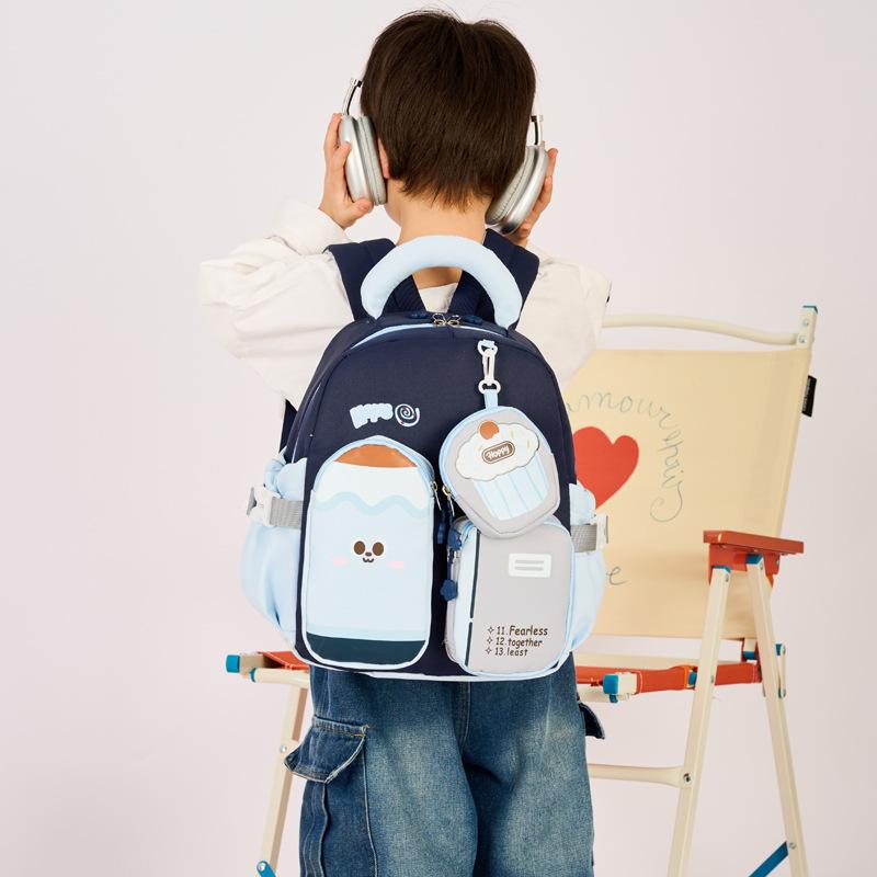 Zaino per l'asilo con cartoni animati carini per bambini e bambine, zaino leggero per bambini per le uscite