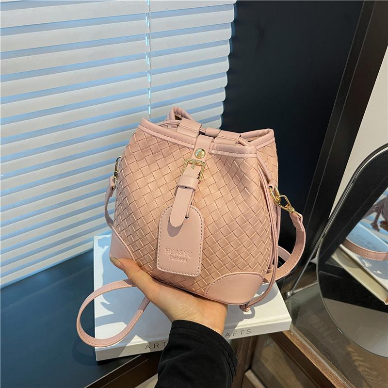 Popular Bucket Bag Women's Small Bag New Trendy Versatile Niche Design Shoulder Messenger Bag