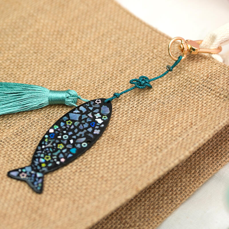 Fish Keychain Made with Traditional Knots and Mother-of-pearl - 1-person Set