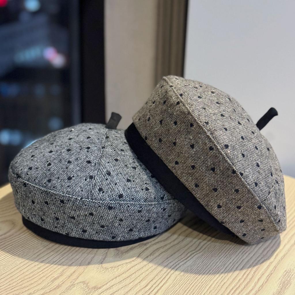 Neue Herbst- und Winter Fischgrät-Punkt Baskenmütze Damen Modisch Sanft und Süß Kleiner Kürbishut Malermütze mit Gesicht