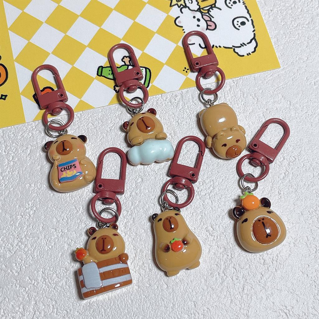 Set of 5/6 Stylish Capybara Keychain Animal Keyring Ornament Lovely Resin Bag Pendant Accessories for Animal Lovers