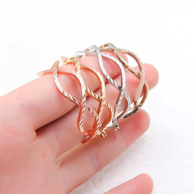 Geometryczne Modne Skręcane Skręcane Hollow Carving Kolczyki