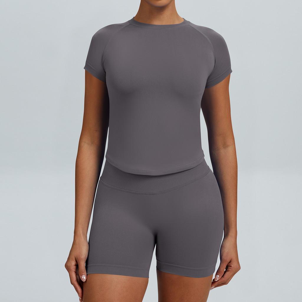 Seamless Yoga Set With Quick Dry Fabric For Female Fitness And Outdoor Running