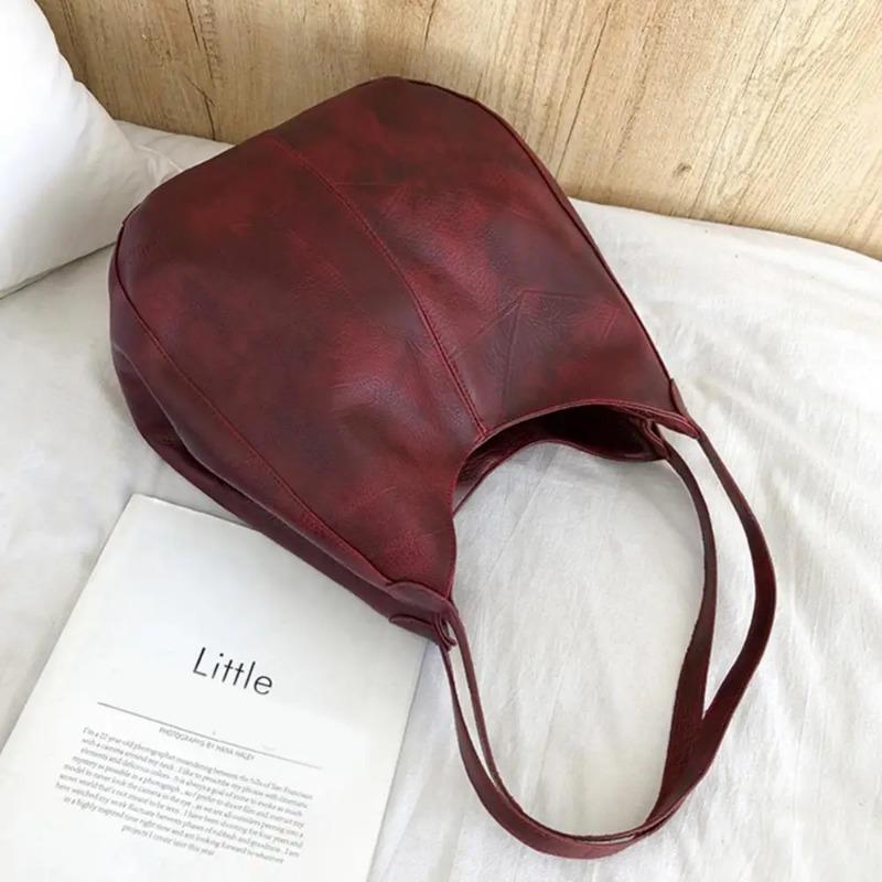 Elegant Brown Leather Shoulder Bag: Ideal Accessory To Complement Your Look with A Touch of Sophistication