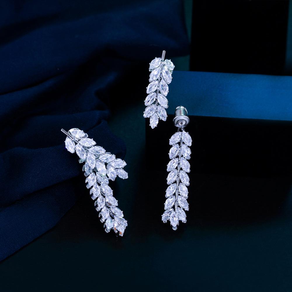 Leichter Luxus Handgefertigte Blätter Sind Smart Und Frisch, Tragen Super Feenhafte Ohrringe Vor Und Nach, Hochwertiges Design Zirkon Ohrringe.