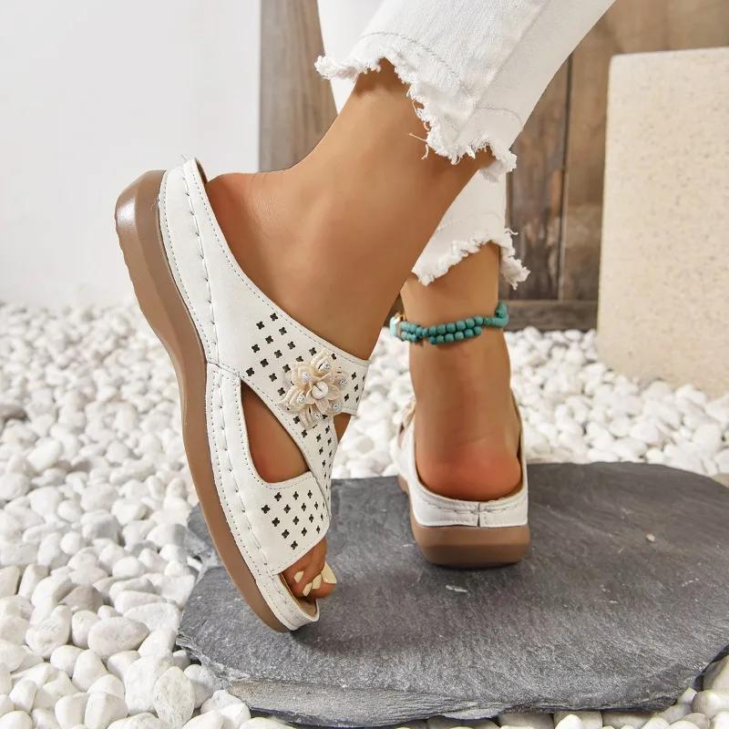 Fashion 2025 Fashion Summer Open-Toe Flat Slippers New Casual Wide Comfort Slides Bestseller Women's Outdoor Comfortable Trendy Sandals