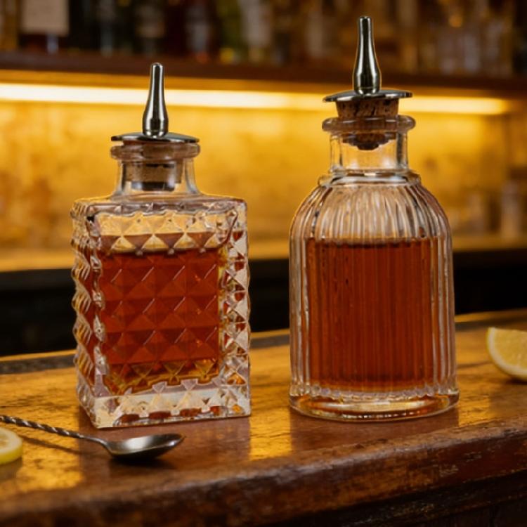 Classical Engraved Glass Barwares Bottle Including Airtight Plugs Drink Serving Pourer For Freshness And Style