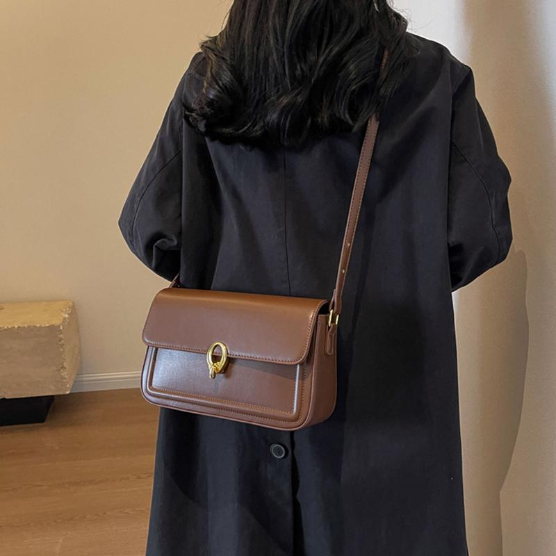 Geantă Retro pentru Femei, Nouă, Textură High-end, de Nișă, sub Braț, Piele PU cu Clapetă, Roșie, Geantă Pătrată Crossbody pe Umăr CLE