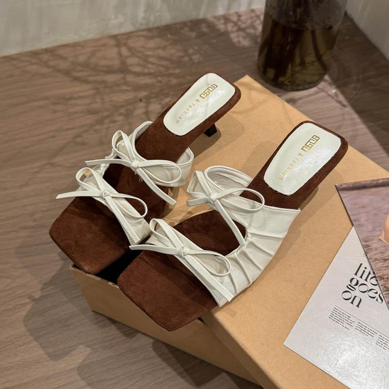Moda 2025Designer Verão Nó Borboleta Dedo Aberto Moda Slip-On Elegante Salto Grosso Chinelos de Vestido para Mulheres