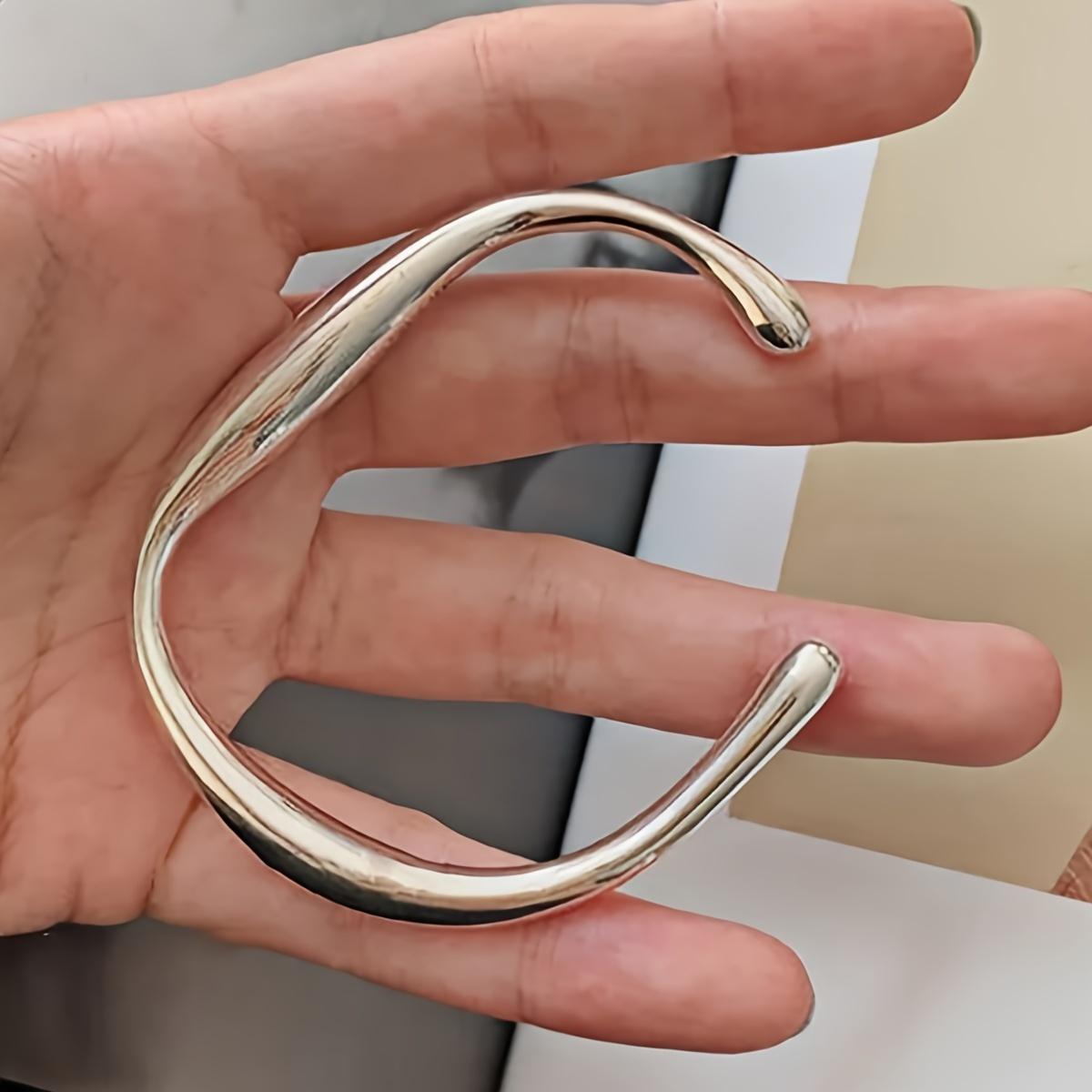 

Стильный браслет нерегулярной геометрической формы, минималистичный модный браслет с серебристым покрытием, идеально подходит для повседневного ношения и вечеринок, отличная идея для подарка на день рождения